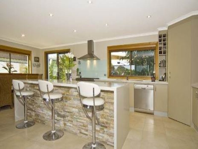 7 Jennifer Avenue, Runaway Bay QLD 4216