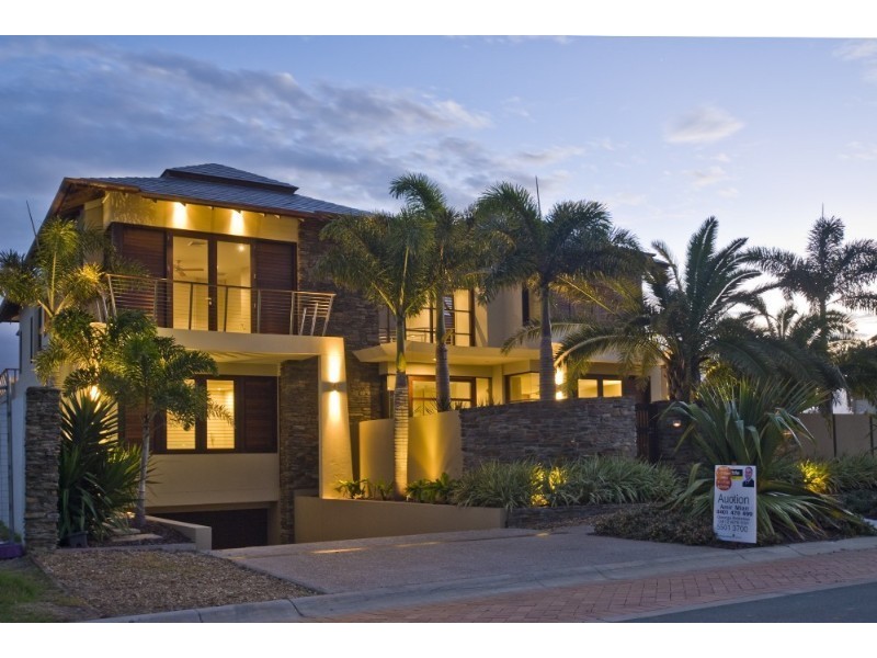 34 Hampton Court, Paradise Point QLD 4216