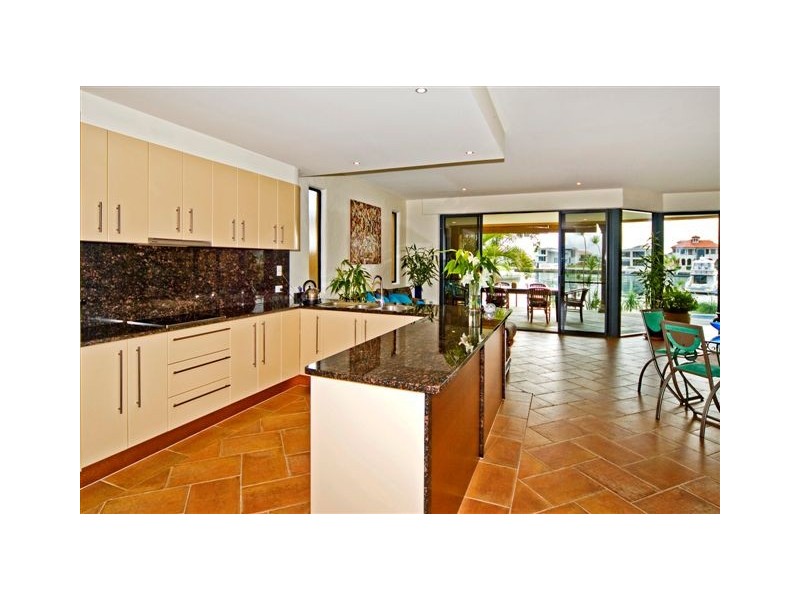 Paradise Point QLD 4216