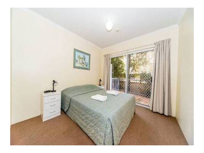 220 Marine Parade, Labrador QLD 4215