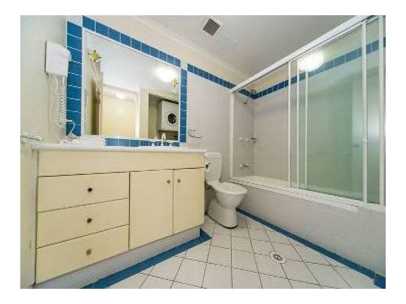 220 Marine Parade, Labrador QLD 4215