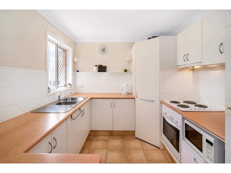 1/3 Kenny Drive, Labrador QLD 4215