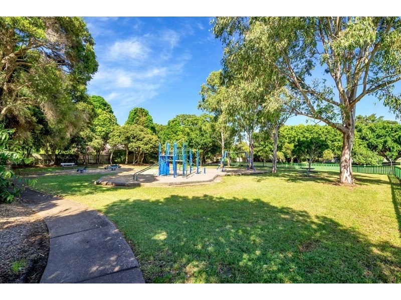 1/3 Kenny Drive, Labrador QLD 4215