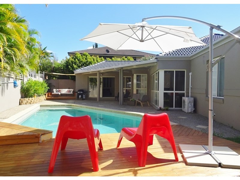 9 London Chase, Arundel QLD 4214
