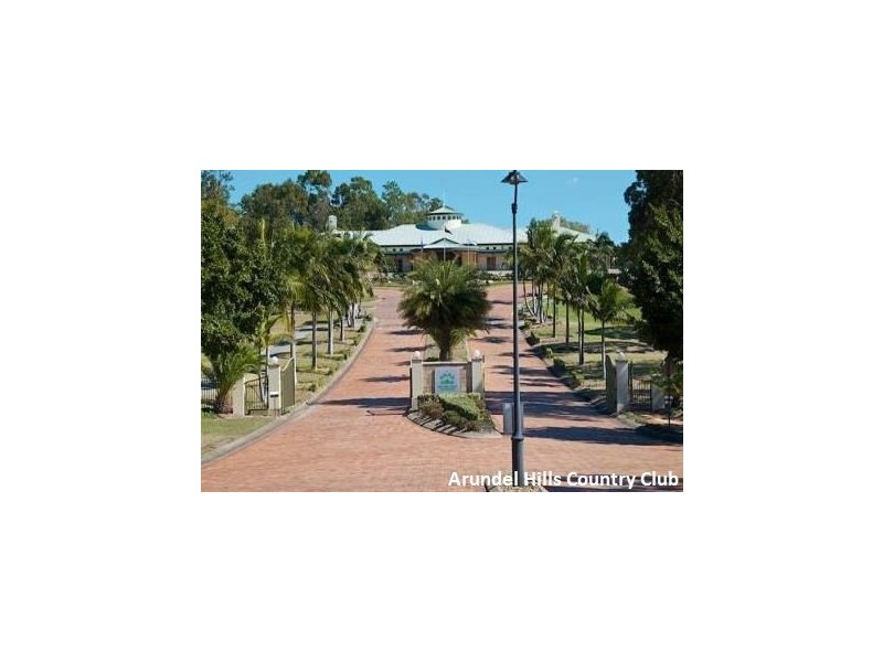9 London Chase, Arundel QLD 4214