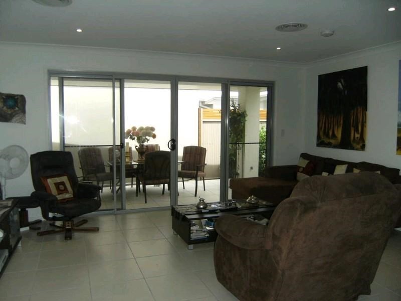 22/1 Halcyon Way, Hope Island QLD 4212