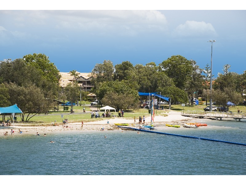Paradise Point QLD 4216