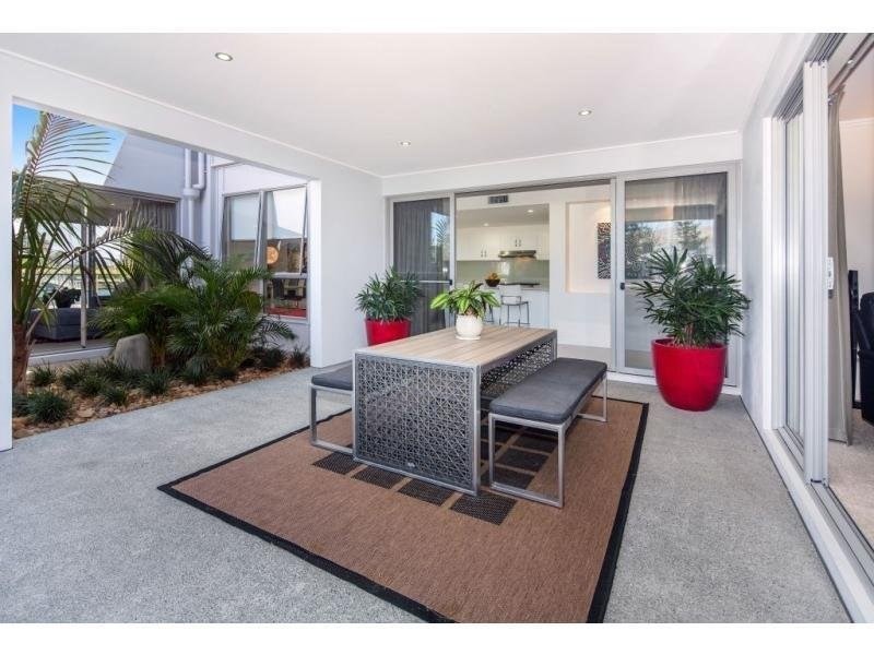 46 Harbour Rise, Hope Island QLD 4212