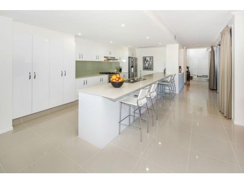 46 Harbour Rise, Hope Island QLD 4212