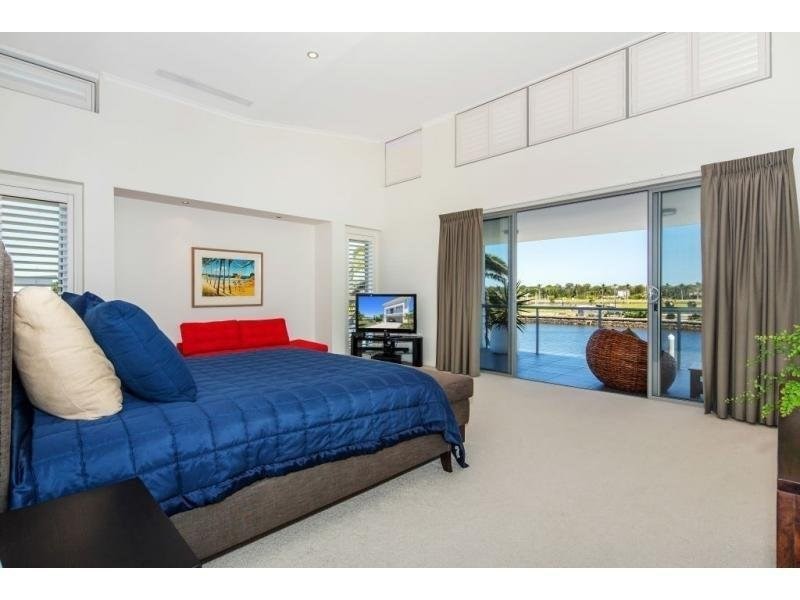 46 Harbour Rise, Hope Island QLD 4212