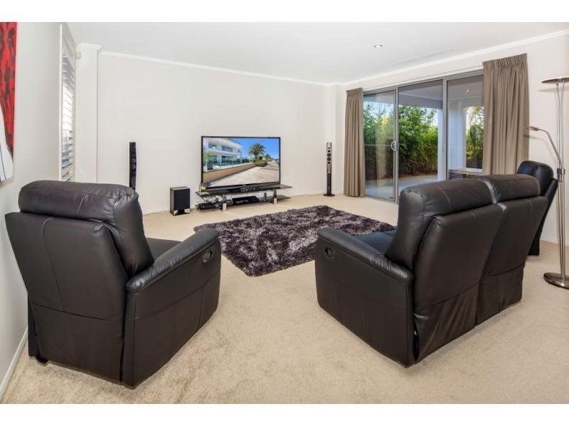 46 Harbour Rise, Hope Island QLD 4212