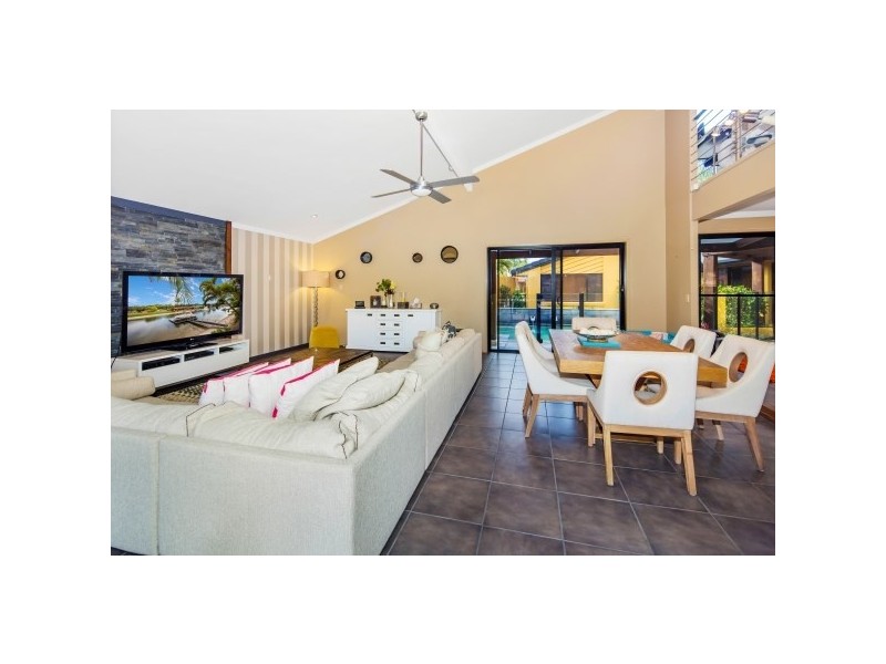 70 Walter Raleigh Crescent, Hollywell QLD 4216