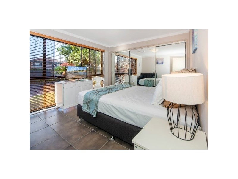 70 Walter Raleigh Crescent, Hollywell QLD 4216