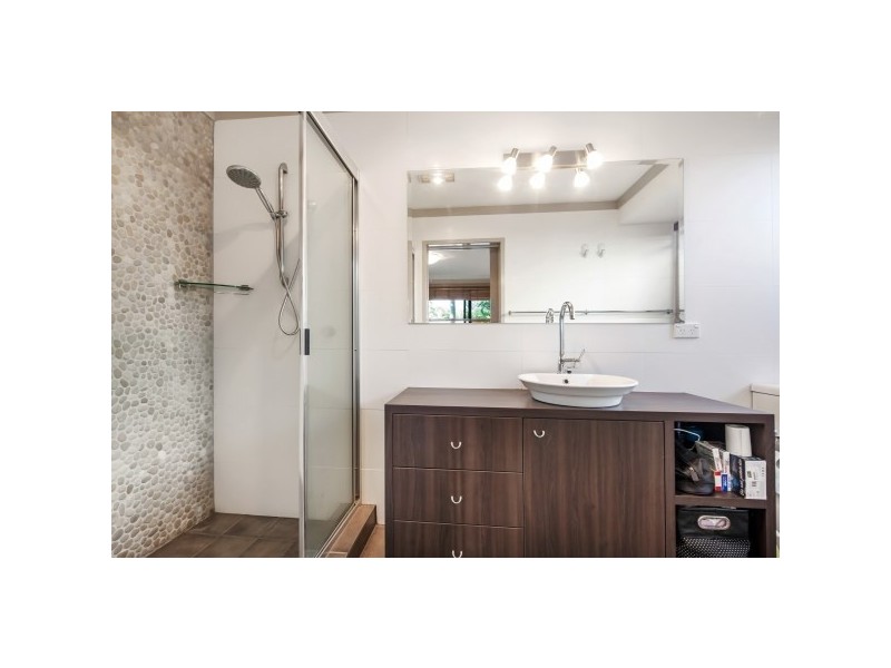 70 Walter Raleigh Crescent, Hollywell QLD 4216