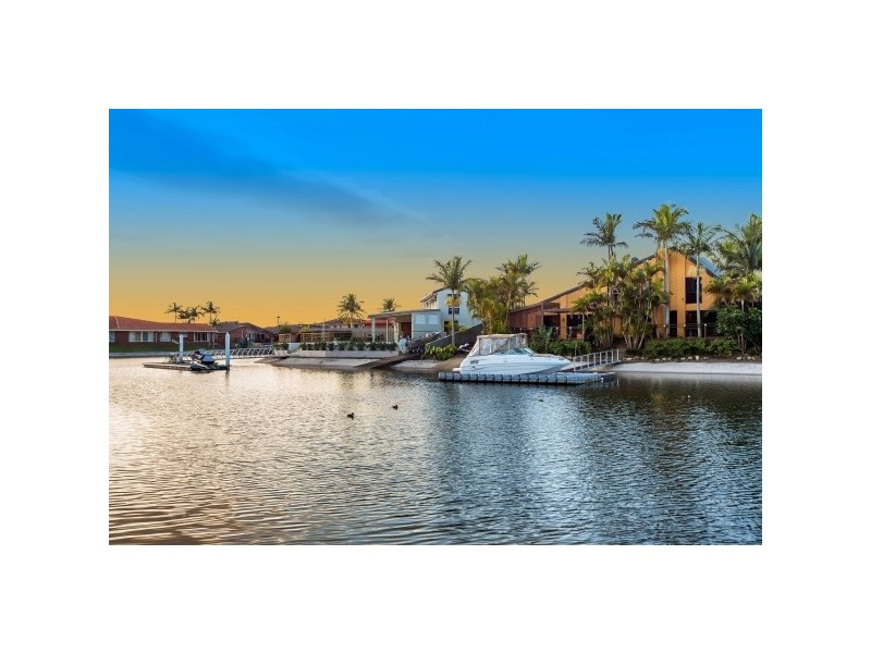 70 Walter Raleigh Crescent, Hollywell QLD 4216