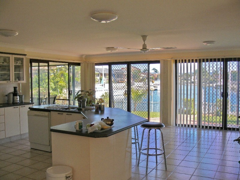 Paradise Point QLD 4216