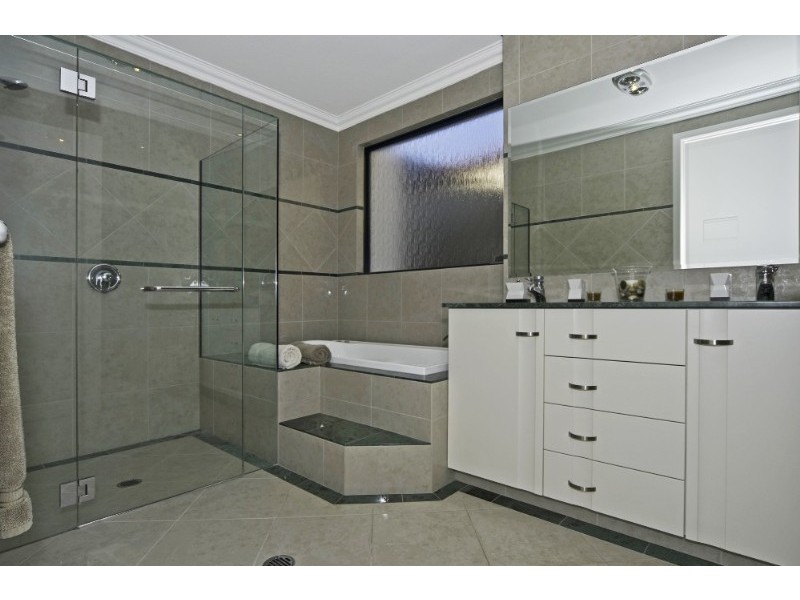 Paradise Point QLD 4216