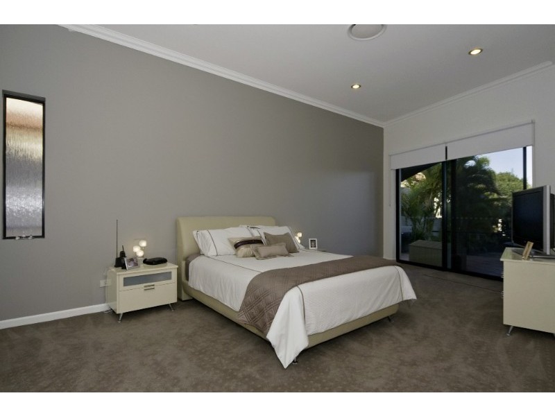 Paradise Point QLD 4216