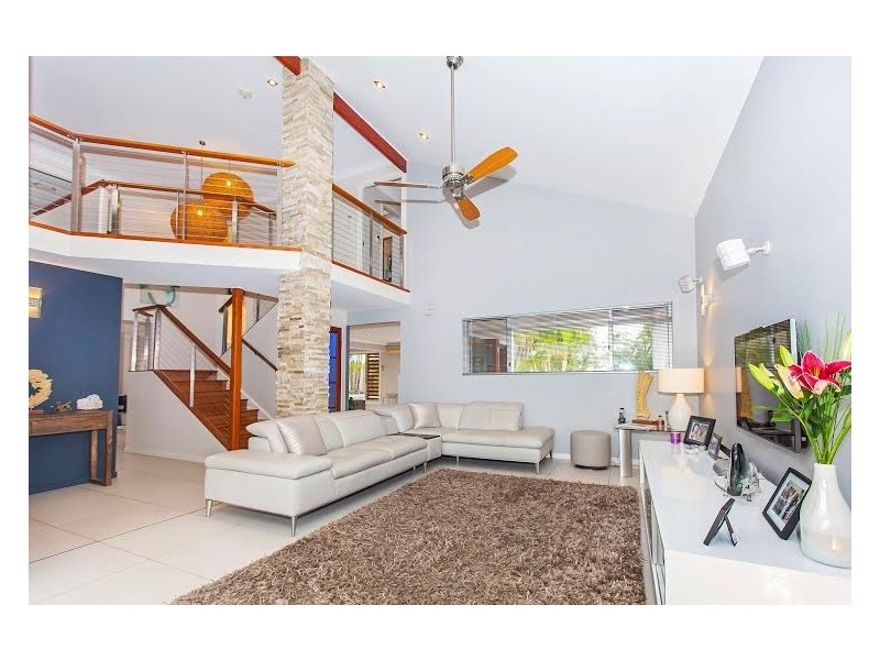 27 Pebble Beach Drive, Runaway Bay QLD 4216