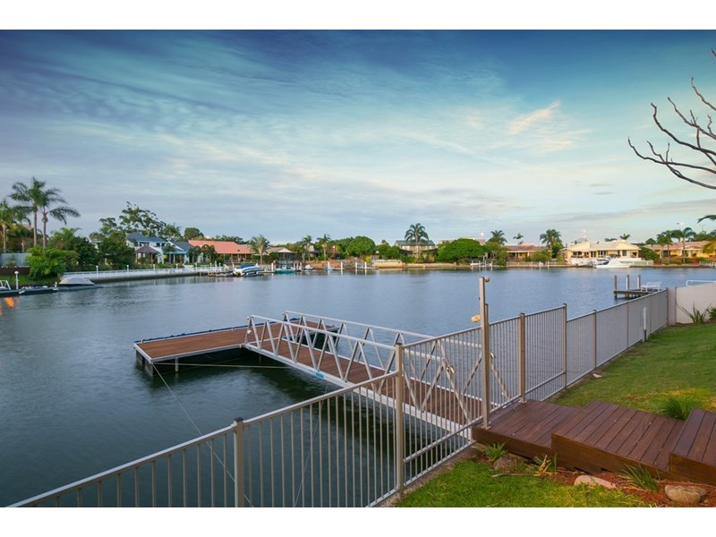 27 Pebble Beach Drive, Runaway Bay QLD 4216