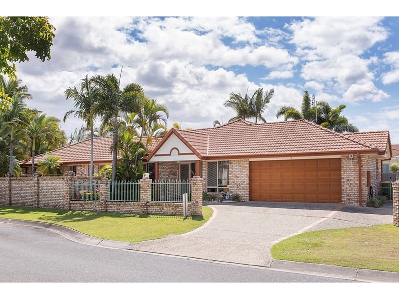 2 Chesterfield Place, Runaway Bay QLD 4216