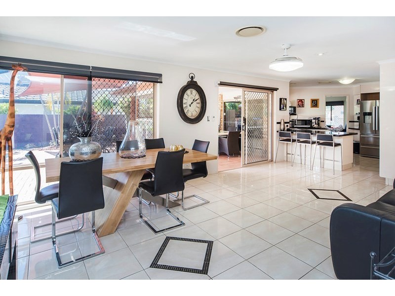 2 Chesterfield Place, Runaway Bay QLD 4216