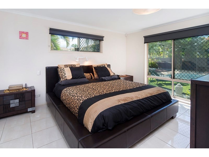 2 Chesterfield Place, Runaway Bay QLD 4216