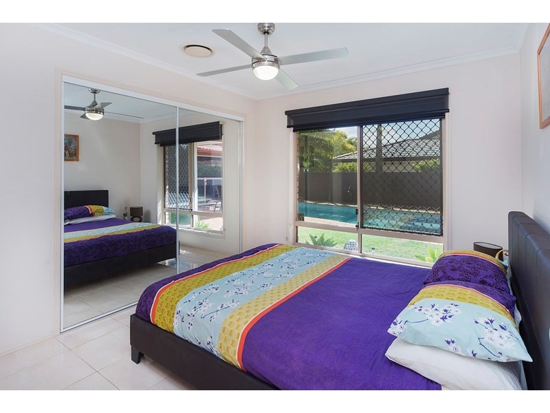 2 Chesterfield Place, Runaway Bay QLD 4216