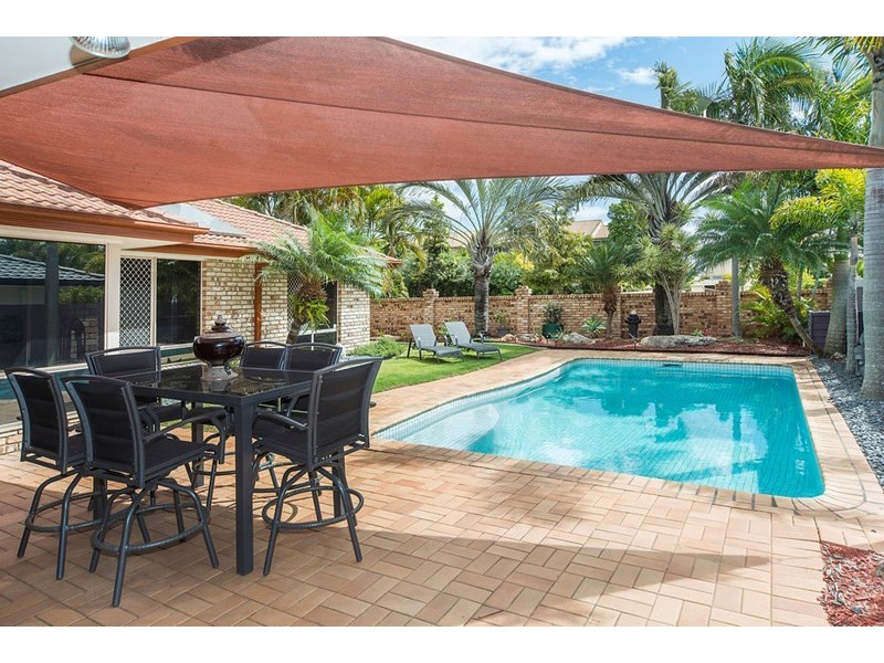 2 Chesterfield Place, Runaway Bay QLD 4216