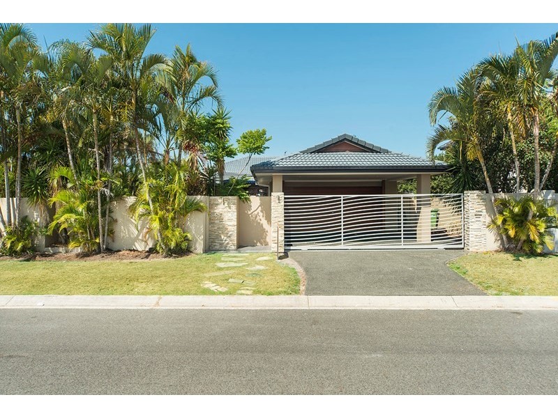 18 Cockleshell Court, Runaway Bay QLD 4216