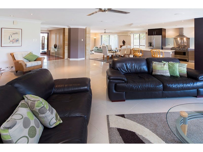 18 Cockleshell Court, Runaway Bay QLD 4216