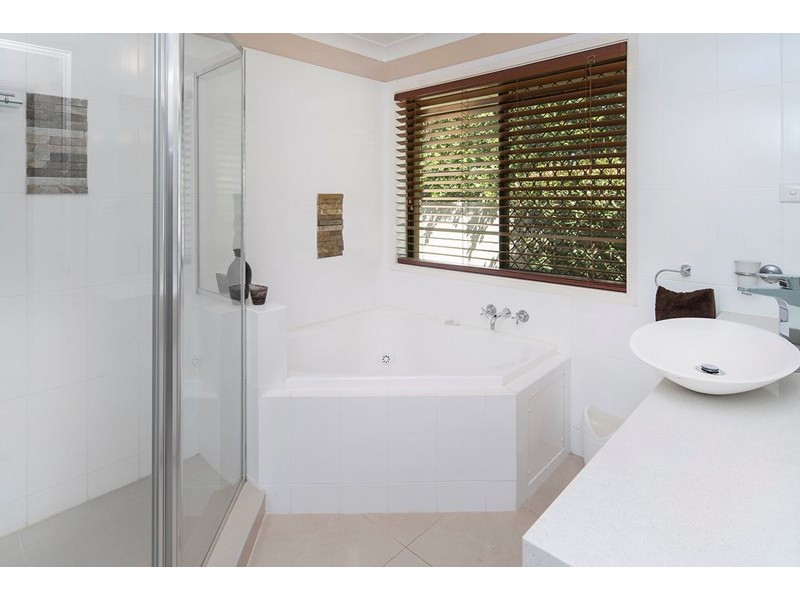 18 Cockleshell Court, Runaway Bay QLD 4216