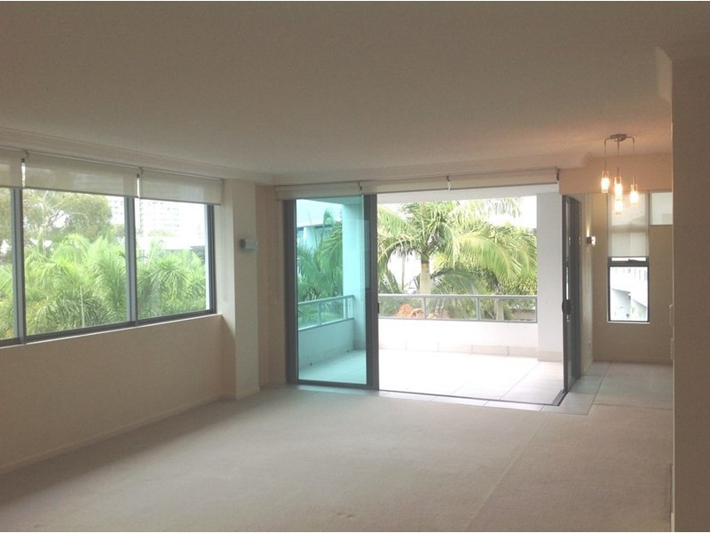 23/20 Bayview Street, Runaway Bay QLD 4216