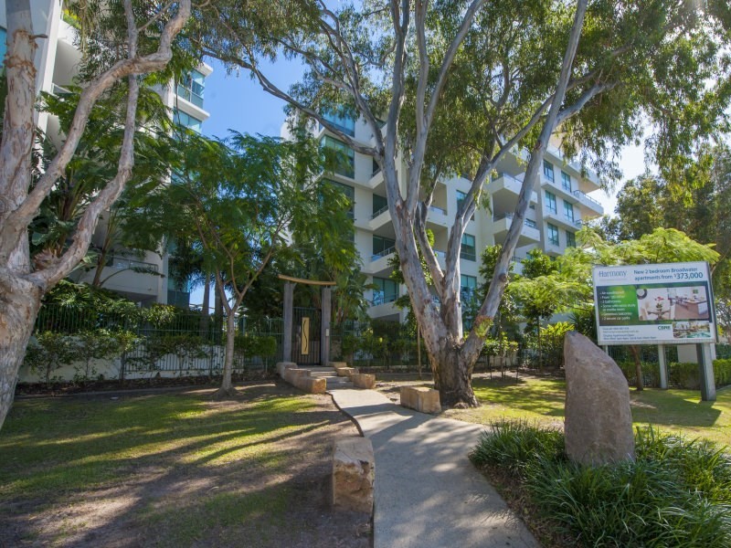 23/20 Bayview Street, Runaway Bay QLD 4216