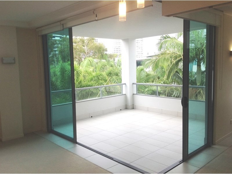 23/20 Bayview Street, Runaway Bay QLD 4216