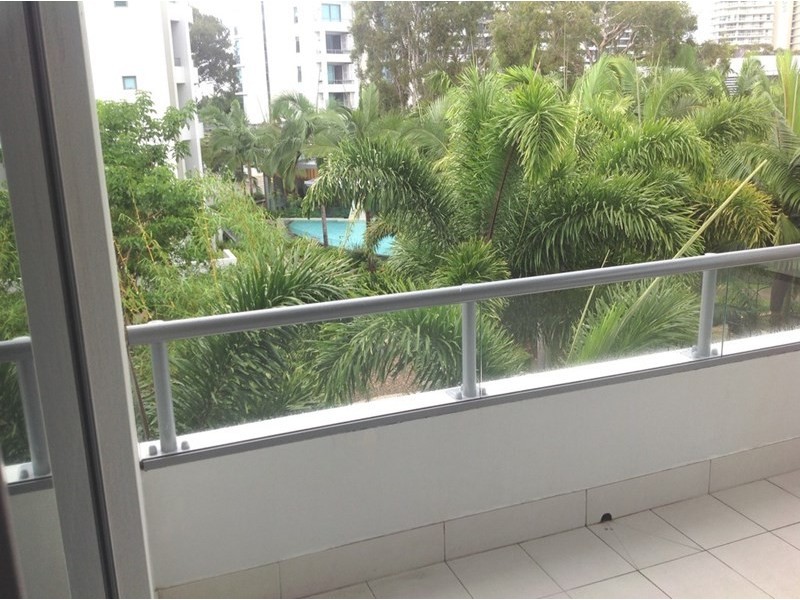 23/20 Bayview Street, Runaway Bay QLD 4216