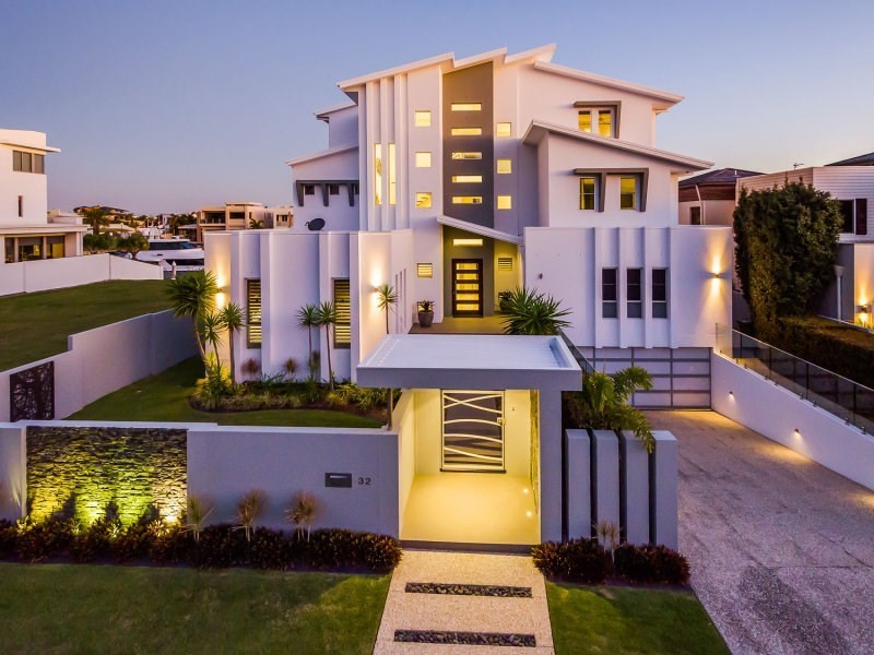 32 Knightsbridge Parade West, Sovereign Islands QLD 4216