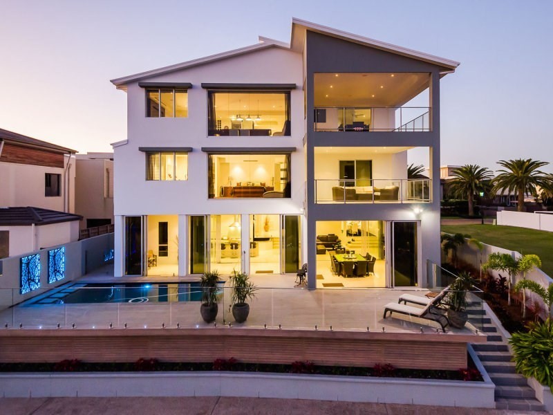 32 Knightsbridge Parade West, Sovereign Islands QLD 4216