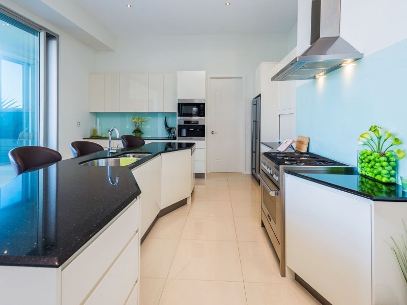 32 Knightsbridge Parade West, Sovereign Islands QLD 4216