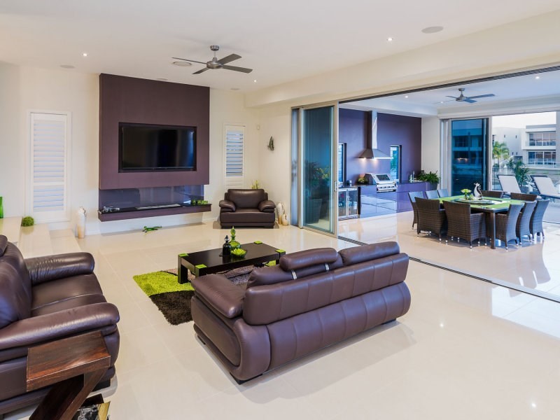 32 Knightsbridge Parade West, Sovereign Islands QLD 4216