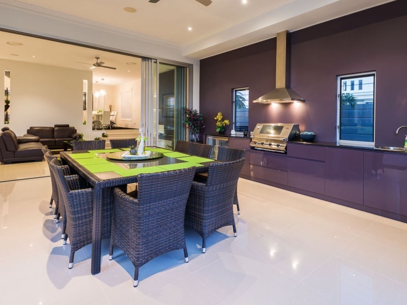 32 Knightsbridge Parade West, Sovereign Islands QLD 4216