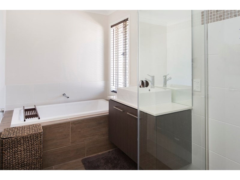 131 The Peninsula, Helensvale QLD 4212