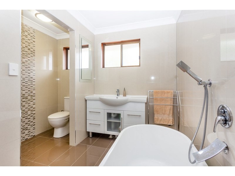 41 Poinsettia Avenue, Hollywell QLD 4216