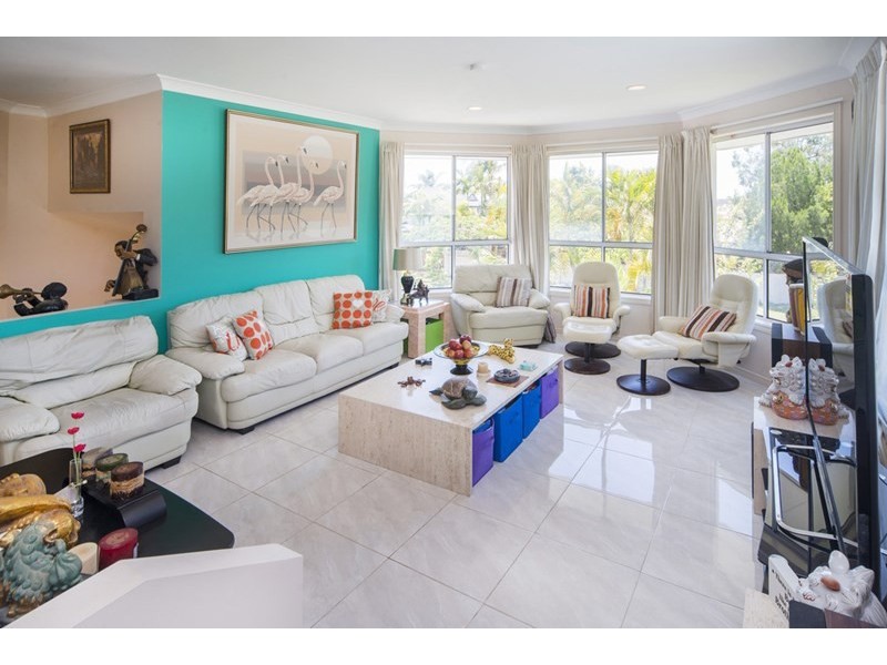 2 Camelot Crescent, Hollywell QLD 4216