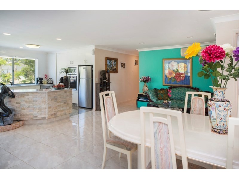 2 Camelot Crescent, Hollywell QLD 4216