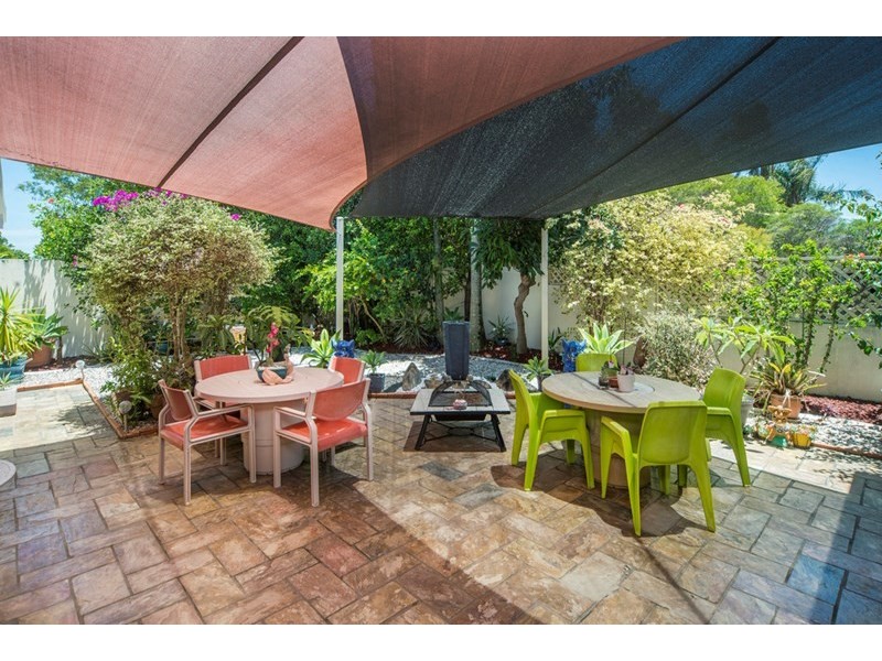 2 Camelot Crescent, Hollywell QLD 4216