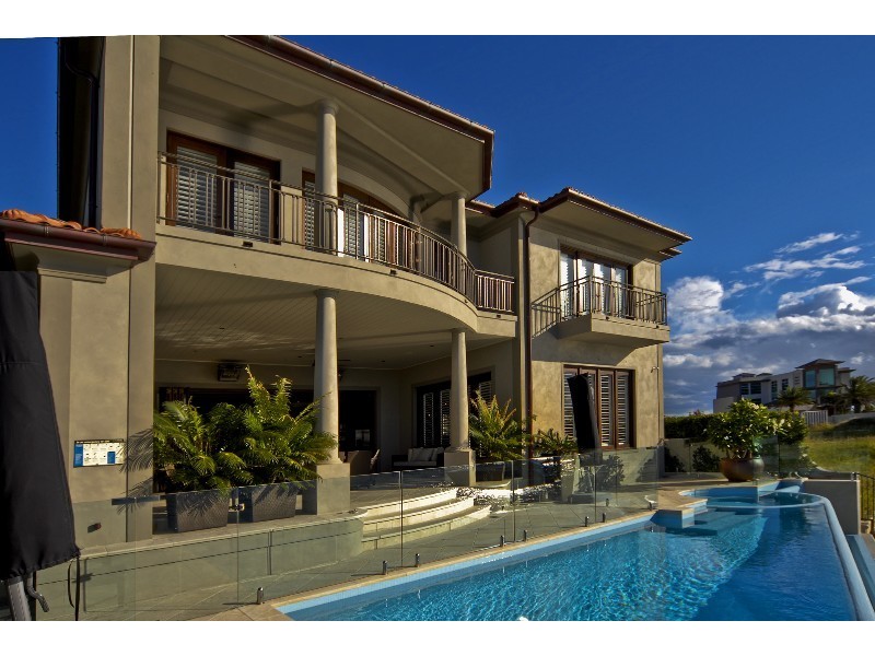 Paradise Point QLD 4216