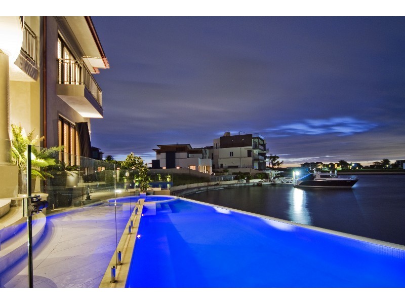 Paradise Point QLD 4216