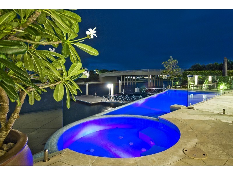 Paradise Point QLD 4216