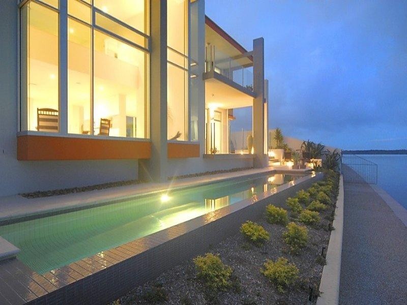 Sovereign Islands QLD 4216